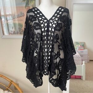 Chico’s Black Label Crochet Lace Poncho Swimsuit Coverup Blouse Top in Large/XL